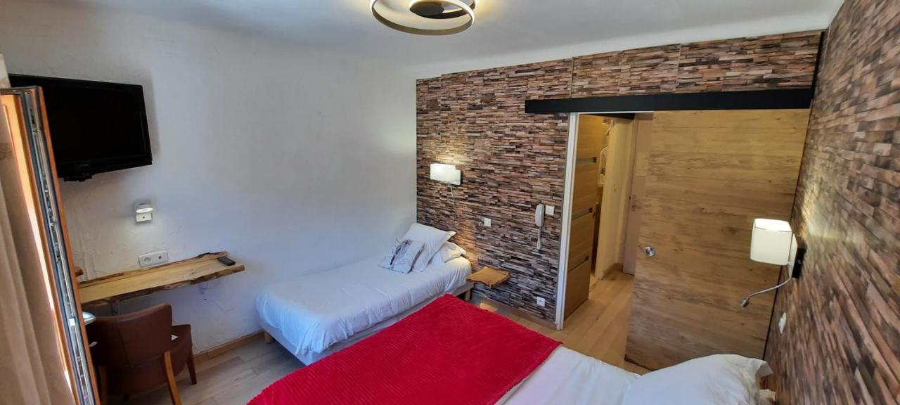 אורון Hotel Chastellares מראה חיצוני תמונה