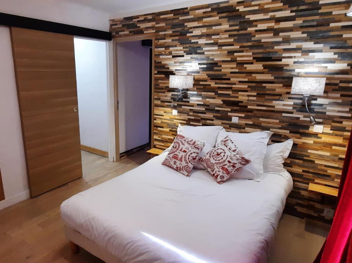 אורון Hotel Chastellares מראה חיצוני תמונה