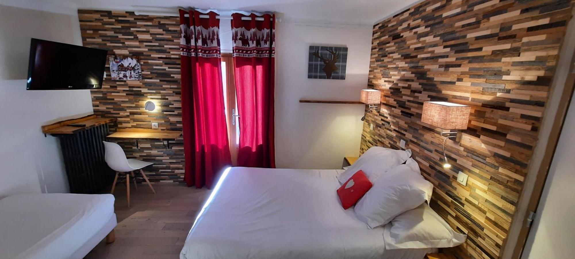 אורון Hotel Chastellares מראה חיצוני תמונה
