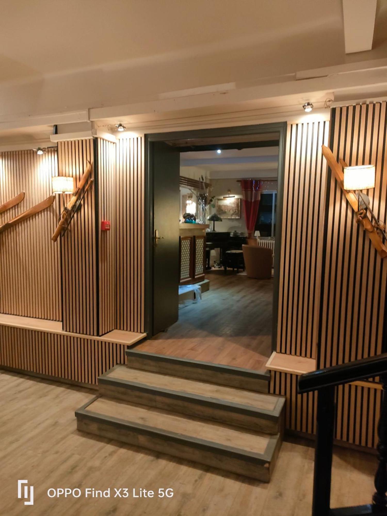 אורון Hotel Chastellares מראה חיצוני תמונה