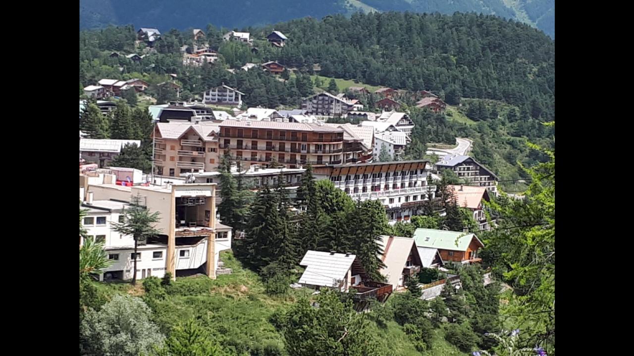אורון Hotel Chastellares מראה חיצוני תמונה