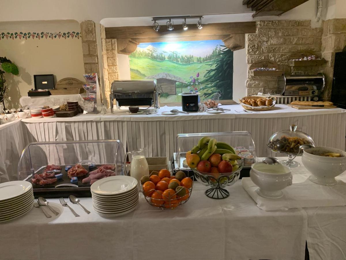 אורון Hotel Chastellares מראה חיצוני תמונה